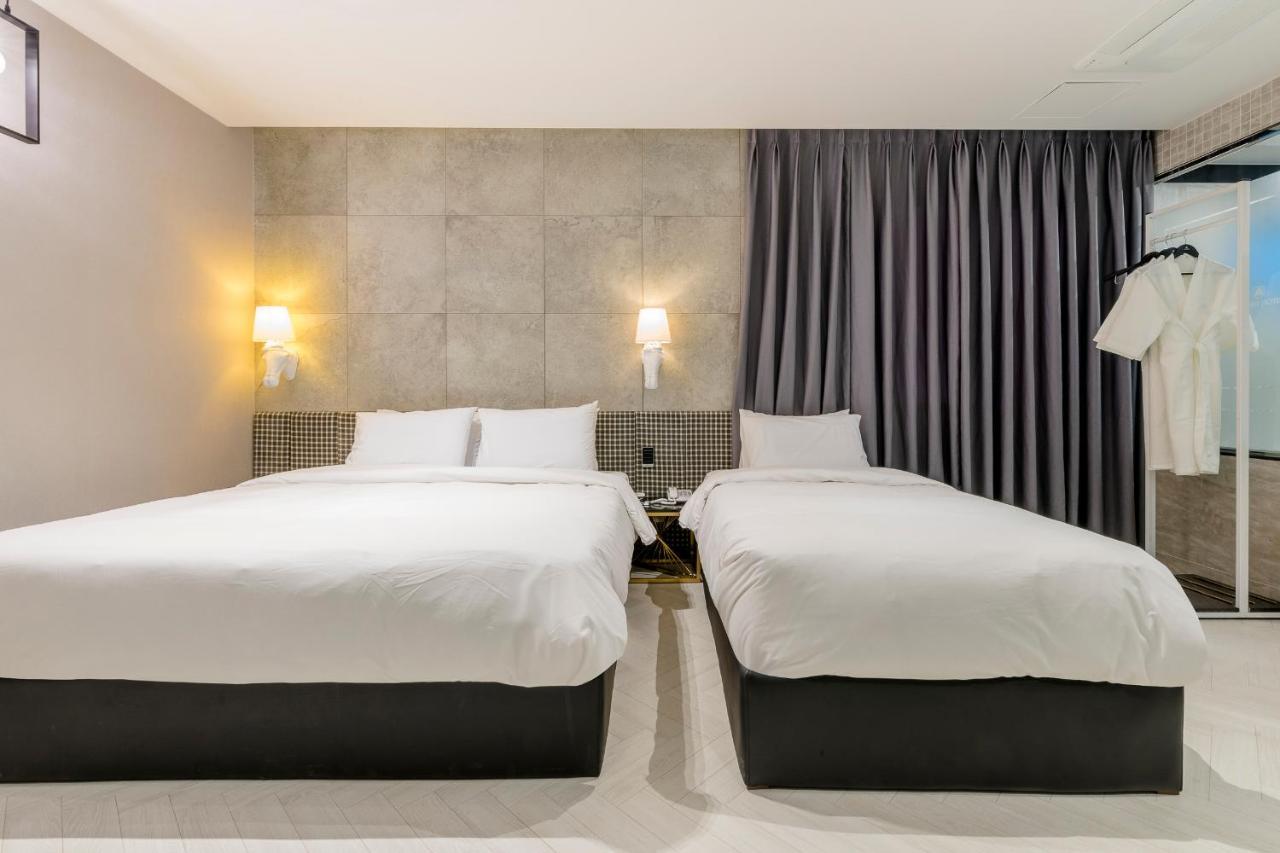 Air Sky Hotel Puszan Kültér fotó